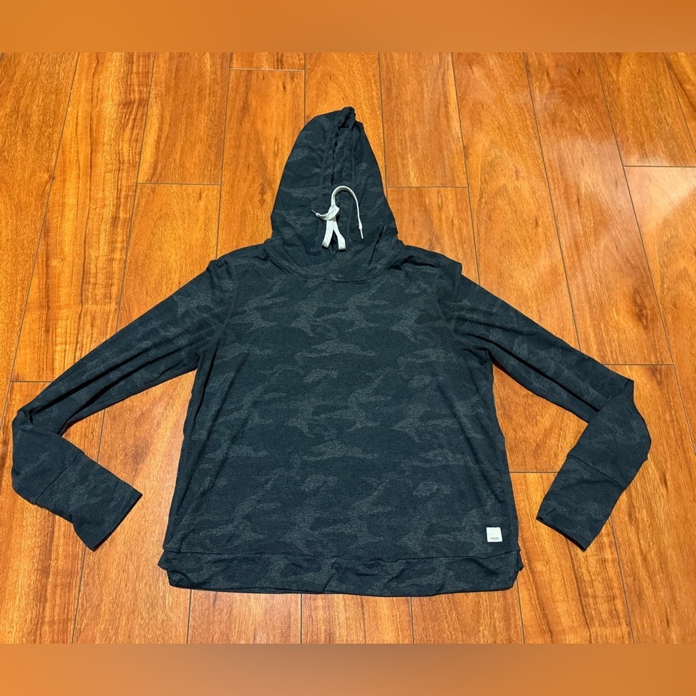 VUORI women’s Black Camo Hooded Pullover